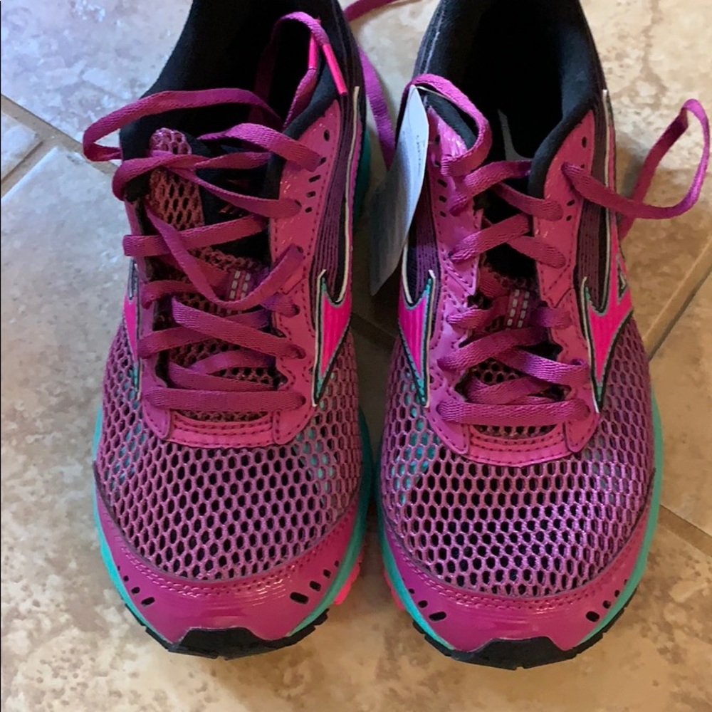 Mizuno tennis shoes